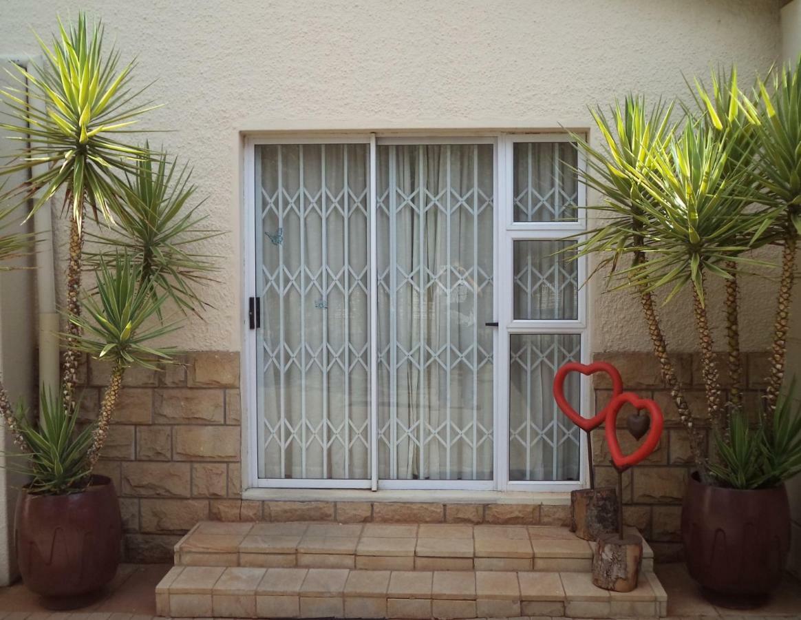 Anri Guesthouse Bloemfontein Exterior foto